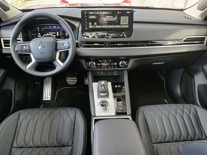 Mitsubishi Outlander 2.4i Plug-in-Hybrid Top