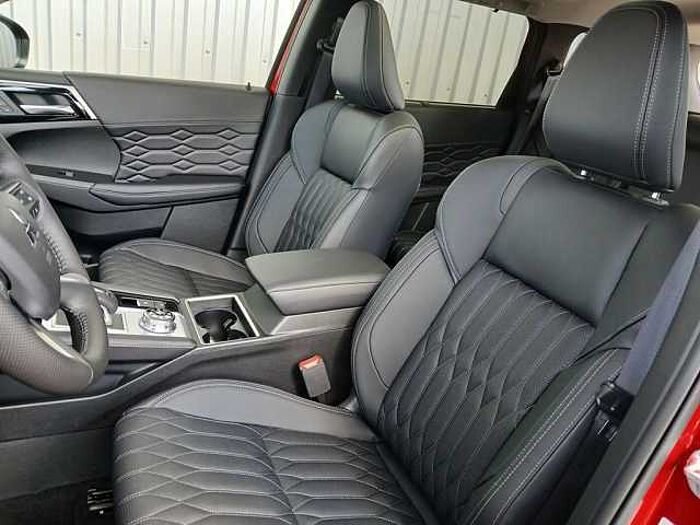 Mitsubishi Outlander 2.4i Plug-in-Hybrid Top