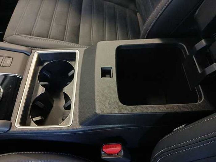 Mitsubishi Outlander 2.4i Plug-in Hybrid - Intro Edition