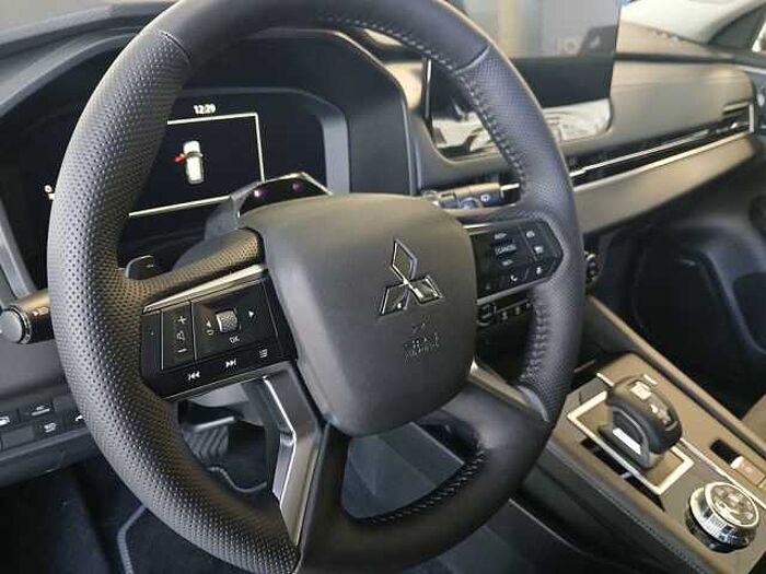 Mitsubishi Outlander 2.4i Plug-in Hybrid - Intro Edition