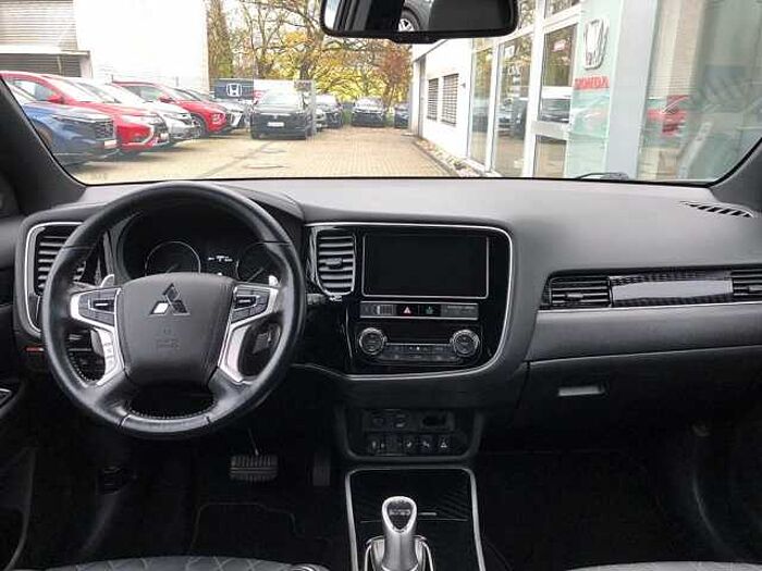 Mitsubishi Outlander 2.4i Plug-in-Hybrid 4WD Plus