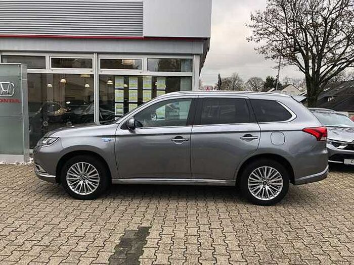 Mitsubishi Outlander 2.4i Plug-in-Hybrid 4WD Plus