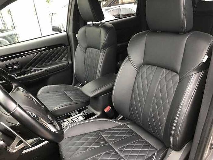 Mitsubishi Outlander 2.4i Plug-in-Hybrid 4WD Plus