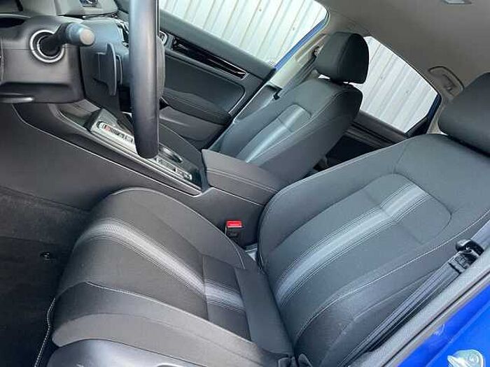 Honda Civic e:HEV 2.0 i-MMD Hybrid Elegance