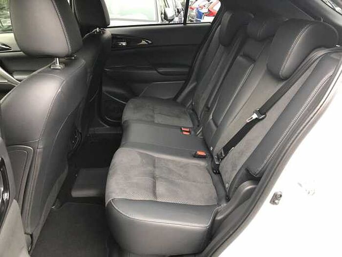 Mitsubishi Eclipse Cross 2.4i PHEV Select AWD