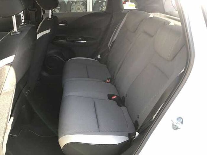 Honda Jazz 1.5i Hybrid Crosstar Executive Allwetterrei