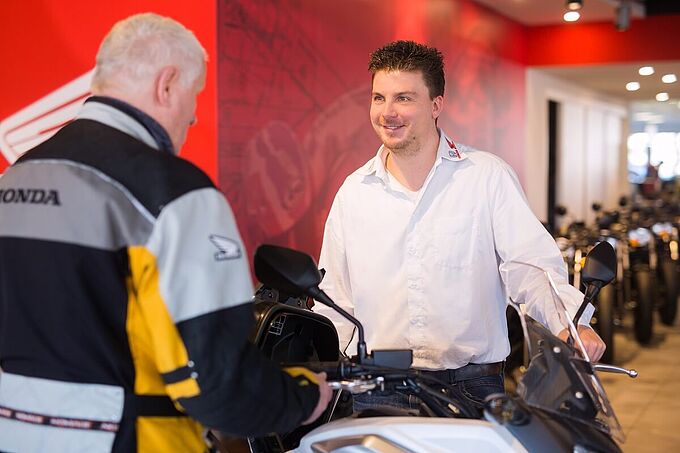 Automobilverkäufer/in (m/w/d) - Stellenangebot bei Fischer & Böhm in Leverkusen/Solingen Stellenangebot Automobilverkäufer